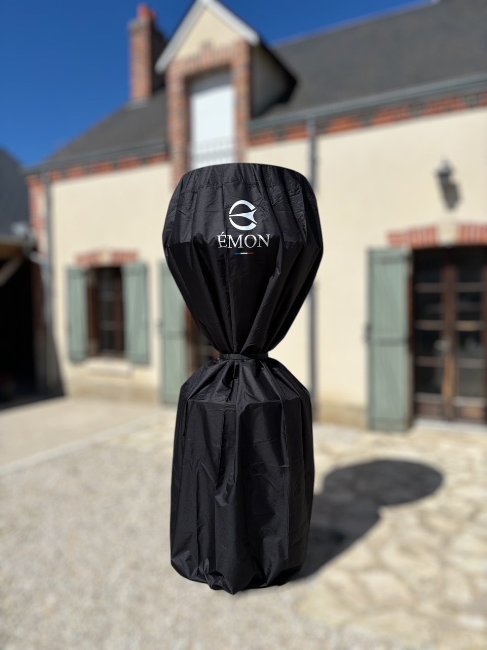 HOUSSE  &#201;MON