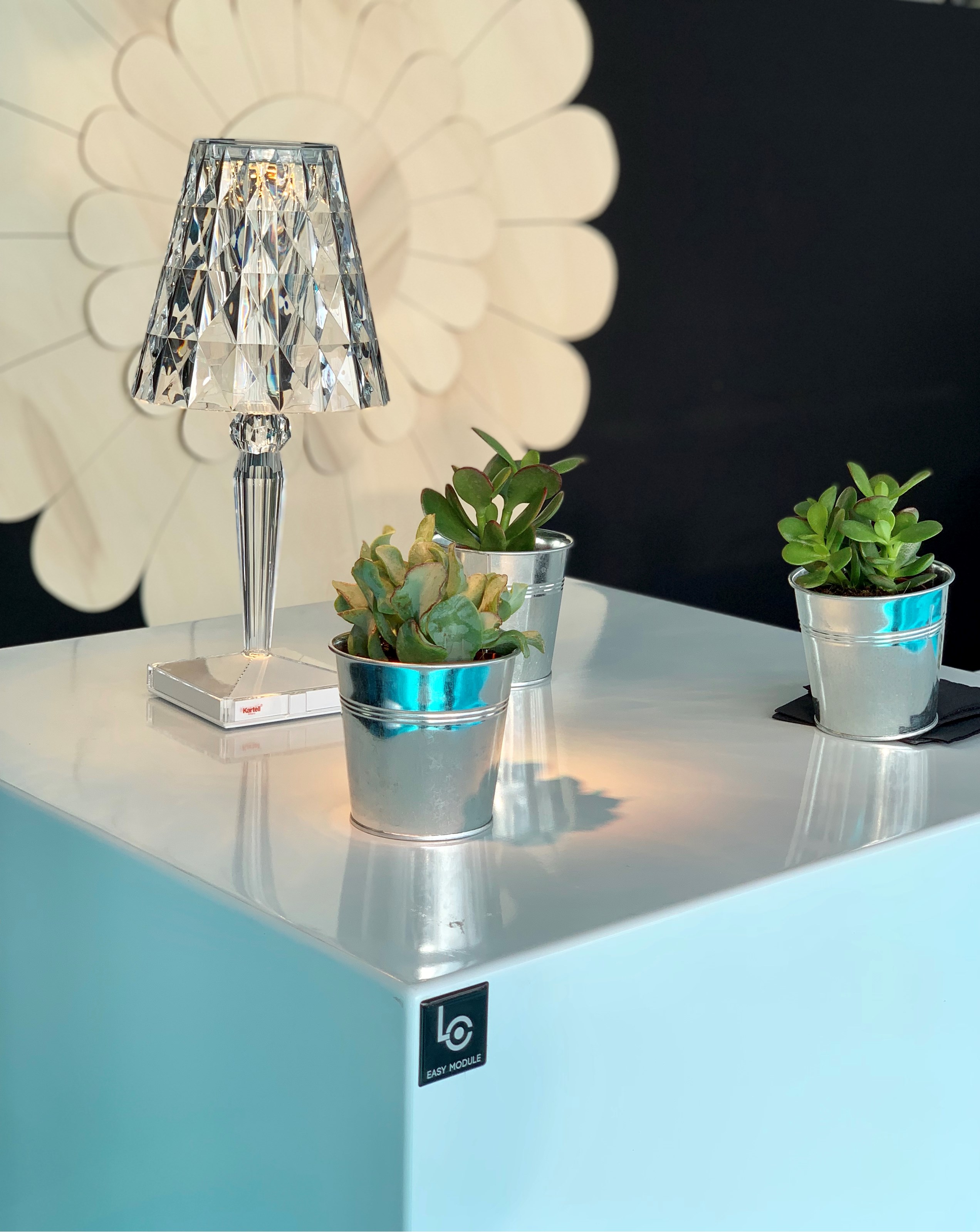 <h3 class="big">luminaire <span class="surTitre">Tout voir</span></h3>-image